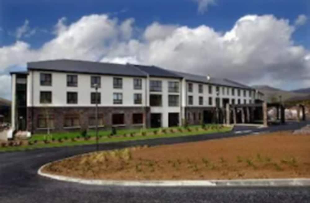 Sneem Hotel Exterior photo